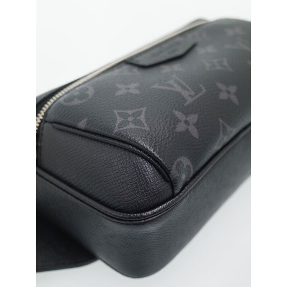 Louis Vuitton Outdoor Taiga Rama Bum Leather Body Black Bag - Picture 7 of 9